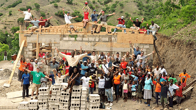 Convergint Colleagues in Haiti lending a hand header image
