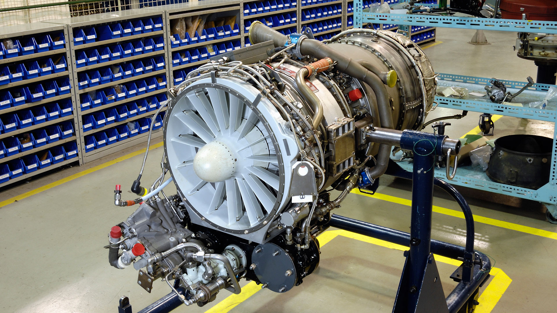 Turbine jet engine
